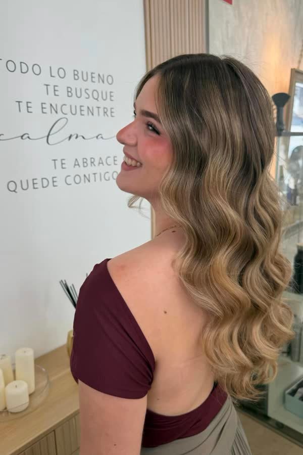 Balayage y ondas de perfil en Ana Tudela